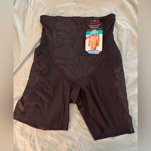 MAIDENFORM FLEXEES BLACK - Medium- NWT THIGH SLIMMER